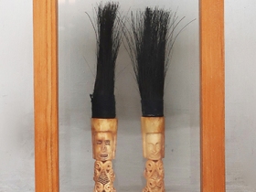 de005_Framed-Korwar-Figurines-from-Papua
